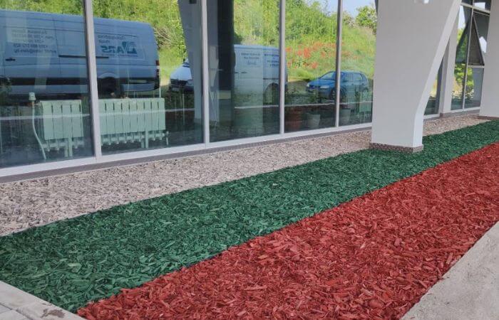 Мулчиране в цветовете на българското знаме